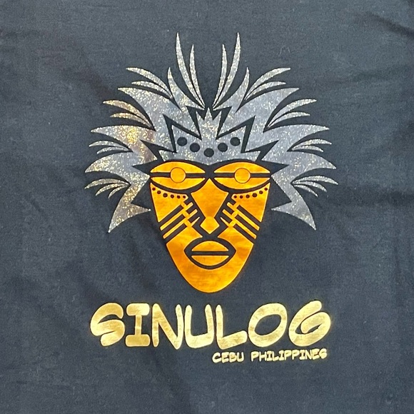 Vintage 90's Sinulog Cebu Philippines Tribal Foil Souvenir Tee Size Large - Picture 2 of 3